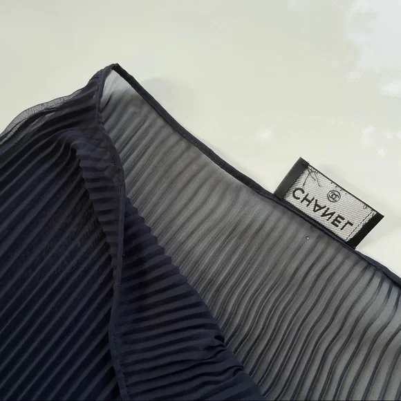 🌟SOLD🌟 Vintage Chanel Silk Skirt Set - Picture 11 of 12